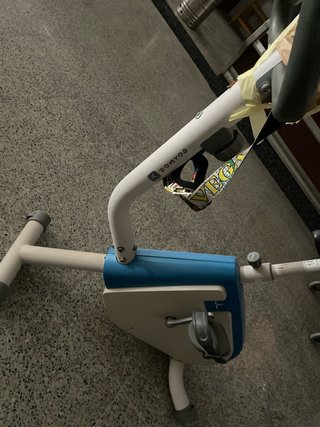 Bicicleta estática para ejercicio