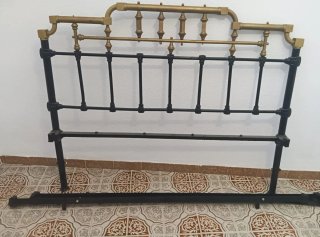 Camas de forja y lámparas de regalo