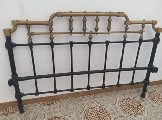 Camas de forja y lámparas de regalo