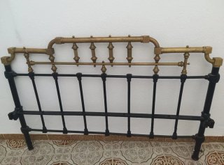 Camas de forja y lámparas de regalo