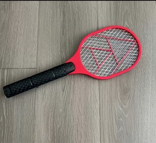 Raqueta eléctrica mata mosquitos