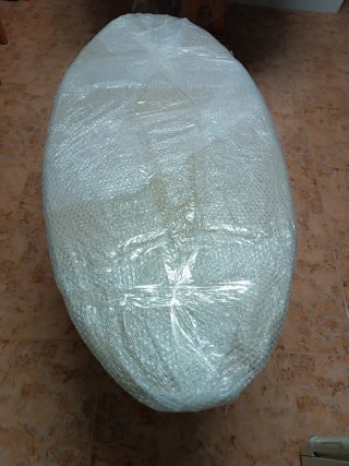 Mesa de madera ovalada