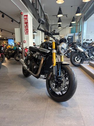 Triumph Speed Twin 1200 RS Negra