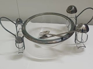 Insalatiera vintage con porta sale e pepe