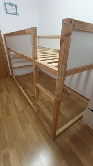 Cama alta Kura Ikea madera