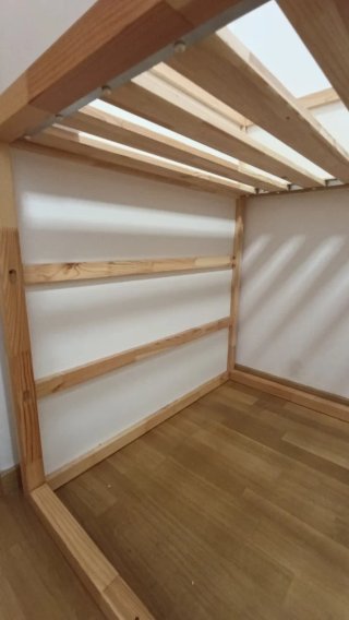 Cama alta Kura Ikea madera