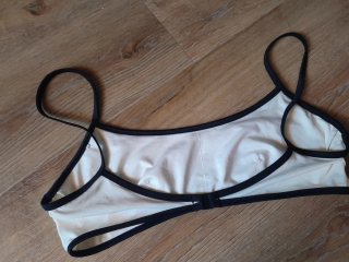Top bikini Calzedonia blanco y negro.