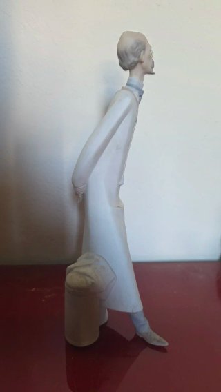 Figura Médico Porcelana Lladro