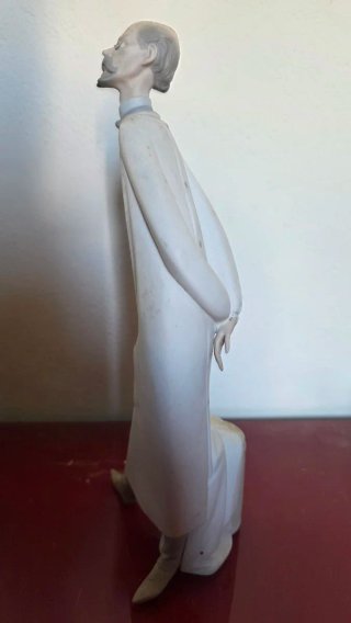 Figura Médico Porcelana Lladro