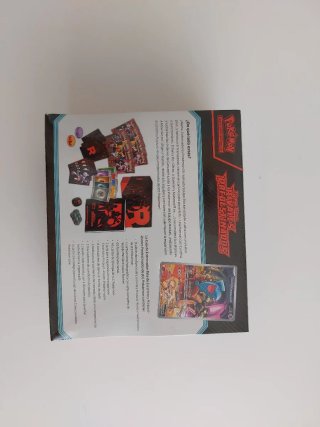 Caja Entrenador Élite Pokémon Rivales Predestinado