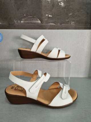 Sandalias Piel Talla 37 Blancas nuevas