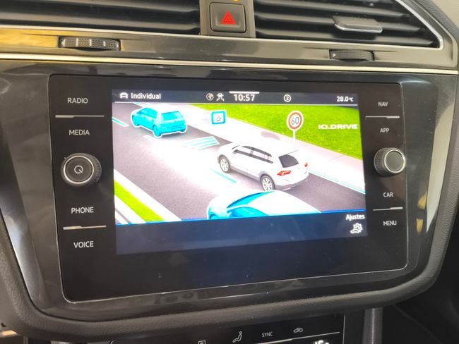 Volkswagen Tiguan 2021, foto 29