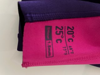 Neopreno corto Olaian morado y fucsia. Como nuevo
