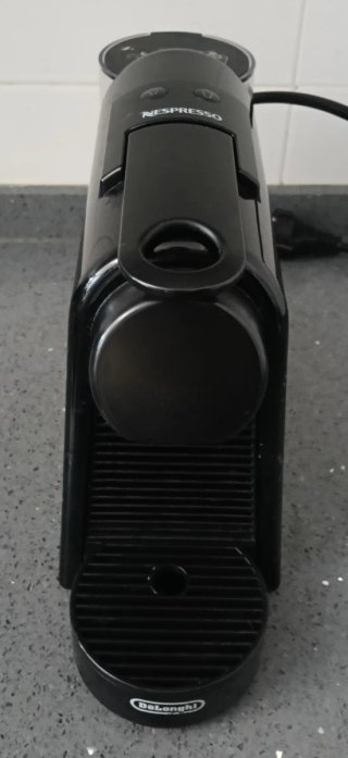 Cafetera Nespresso DeLonghi Negra