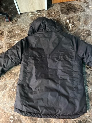 Chaqueta negra Lefies con capucha