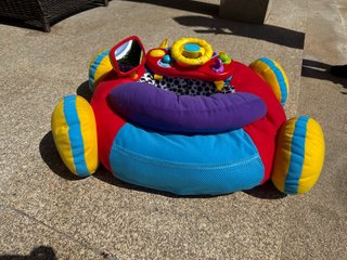 Asiento de actividades para bebé