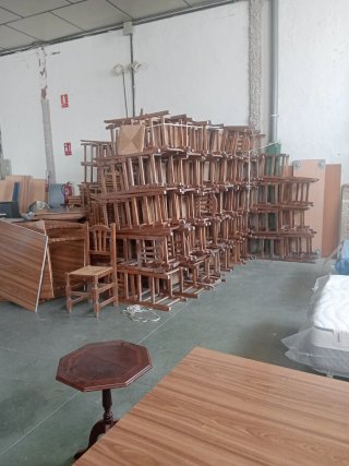 Mesa de comedor de madera