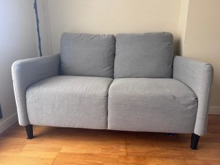 Sofá gris de tela medidas: 140 x 85