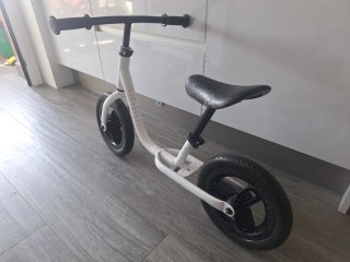 Bici sin pedales blanca