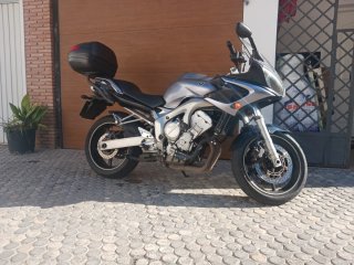 Yamaha Fazer Sportbike Negra/Plateada