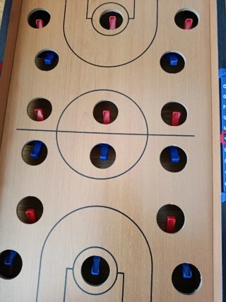 Baloncesto de mesa con aros y pelotas