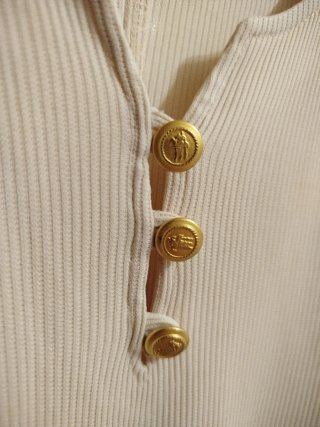 Blusa Burberry Beige Clásica
