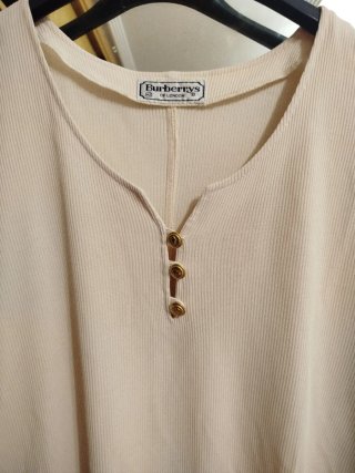 Blusa Burberry Beige Clásica