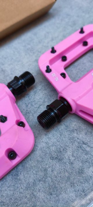 PEDALES DE PLATAFORMA ROSAS.