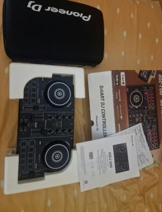 Controlador DJ Pioneer DDJ-200 + funda piooner