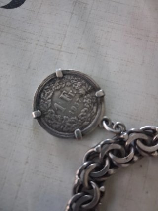 Bracciale vintage in argento sterling con monete