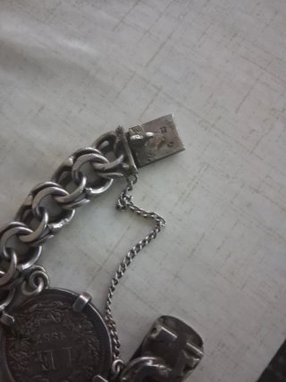 Bracciale vintage in argento sterling con monete