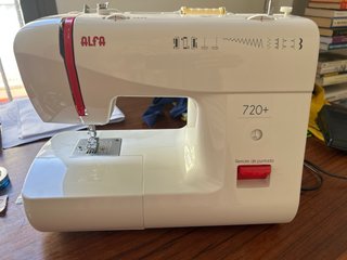 Máquina de coser Alfa 720+