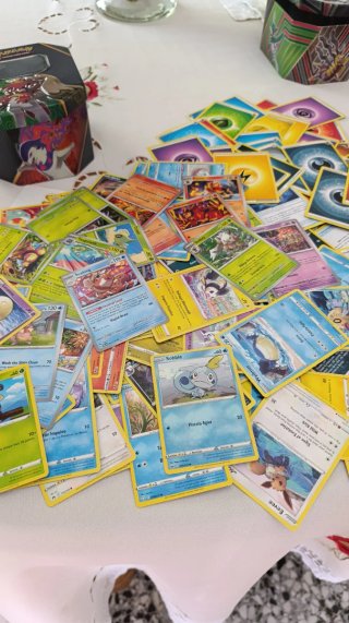Lote de 200 cartas Pokémon