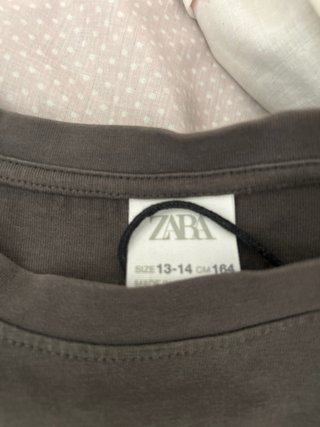 Camiseta Zara gris manga corta