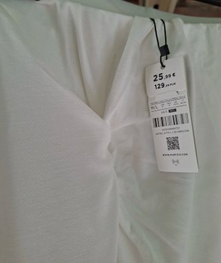 Falda blanca larga con nudo