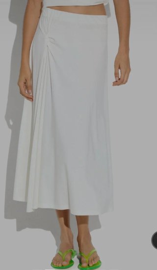 Falda blanca larga con nudo
