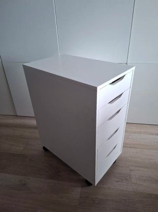 Cajonera blanca de plástico