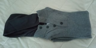 Jersey gris con capucha