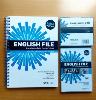 English File Pre-Intermediate Teacher's Book + CDs