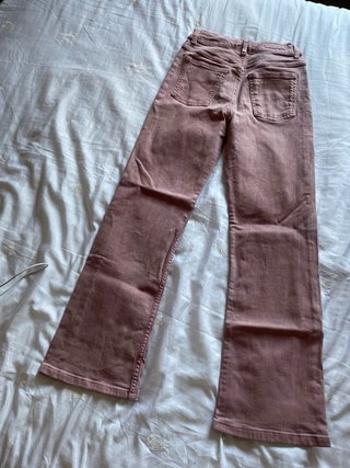 Pantalón vaquero rosa flare