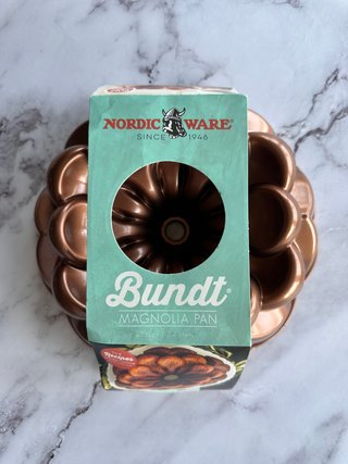 Molde Nordic Ware Magnolia 2.4L