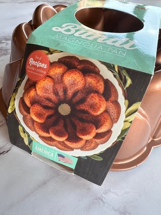 Molde Nordic Ware Magnolia 2.4L