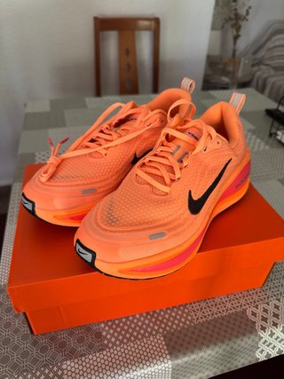 Nike Vomero Plus Hot Lava Talla 42