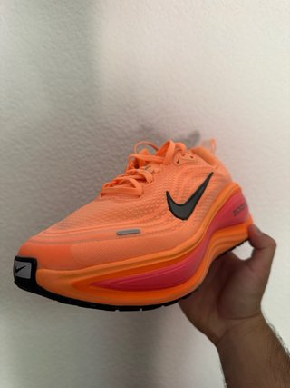 Nike Vomero Plus Hot Lava Talla 42