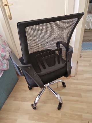 Silla de oficina con ruedas