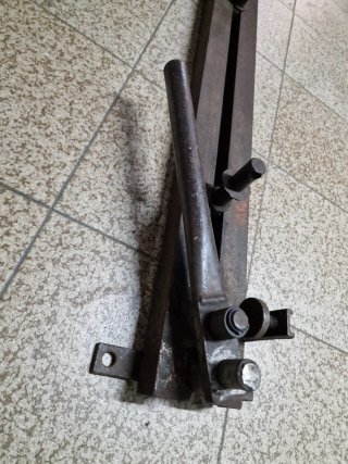 Dobladora manual de varillas para estribos