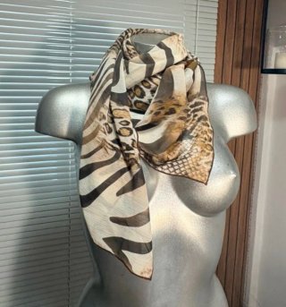 Pañuelo gasa Bimba y Lola estampado animal print