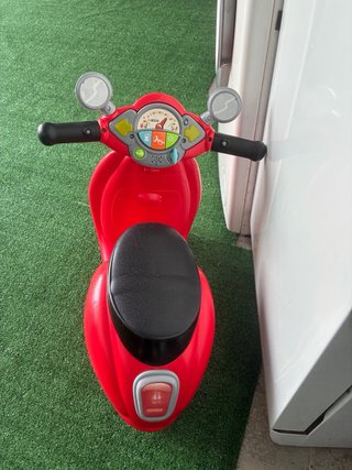 Correpasillos Vespa Chicco Rojo