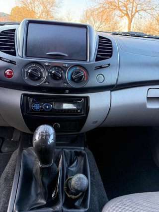 Mitsubishi L 200 2011
