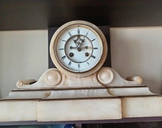 Reloj de sobremesa de mármol s. XIX